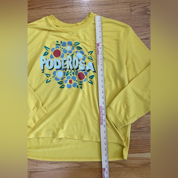 Well Worn Long Sleeve Sweatshirt Women’s XL Yellow Poderosa Latino Heritage - Picture 5 of 5